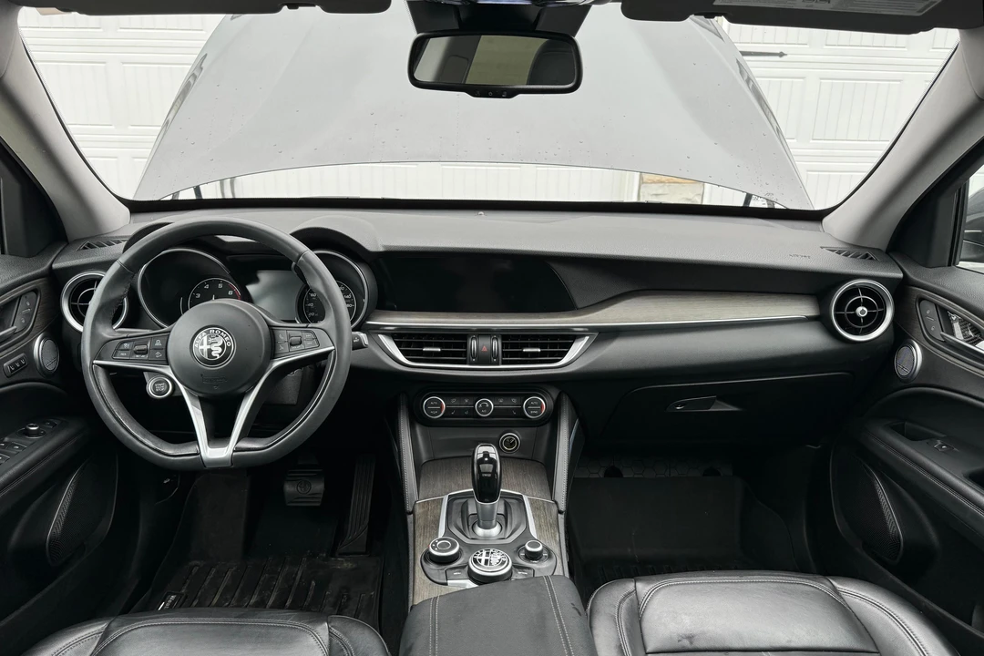 2018 Alfa Romeo Stelvio - Image 27 of 31