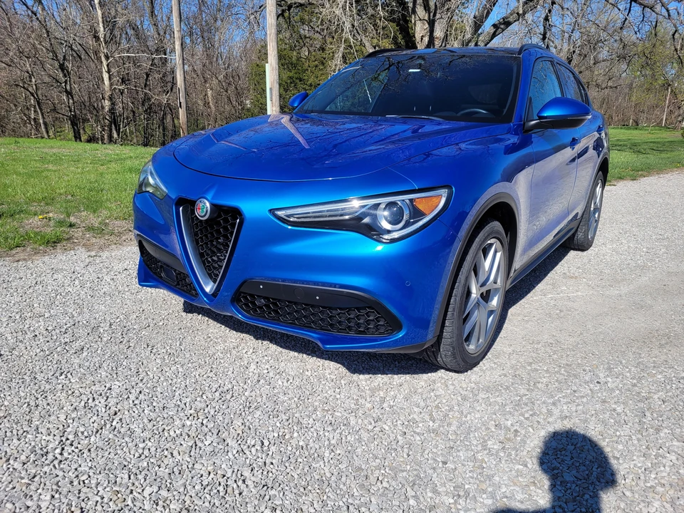 2018 Alfa Romeo Stelvio - Image 11 of 31