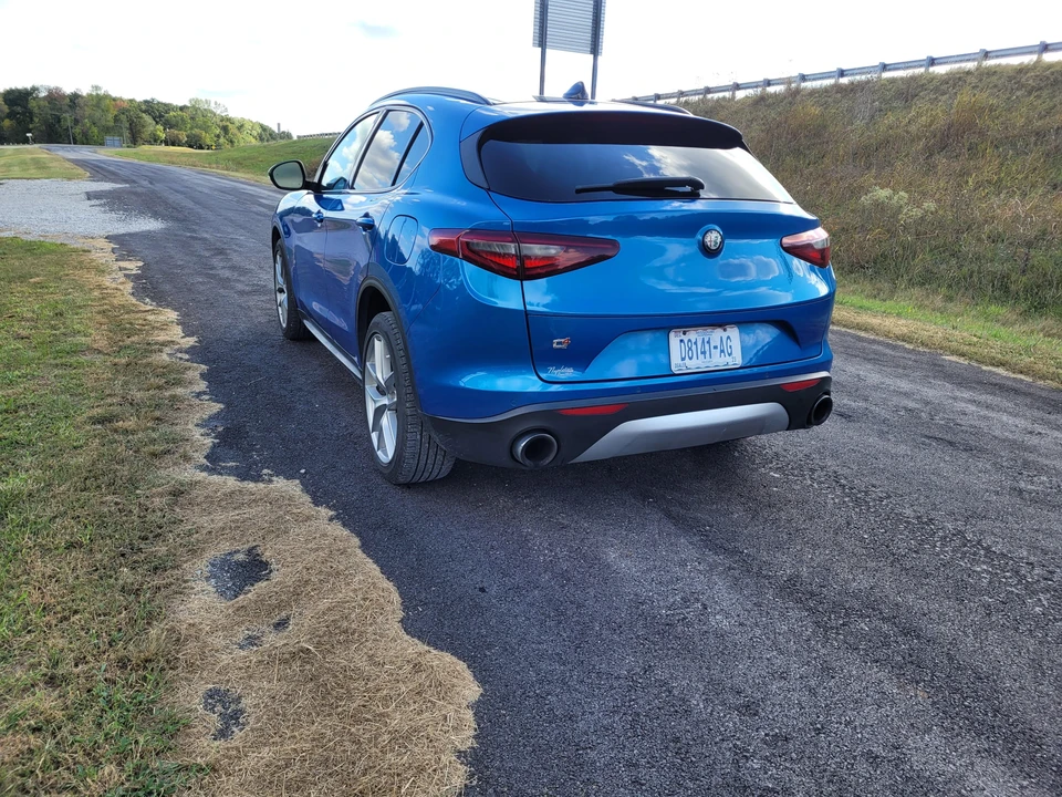 2018 Alfa Romeo Stelvio - Image 19 of 31