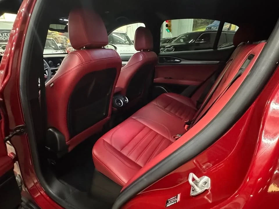2018 Alfa Romeo Stelvio - Image 17 of 20