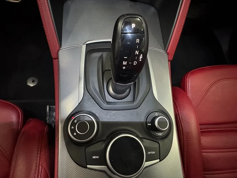 2018 Alfa Romeo Stelvio - Image 13 of 20
