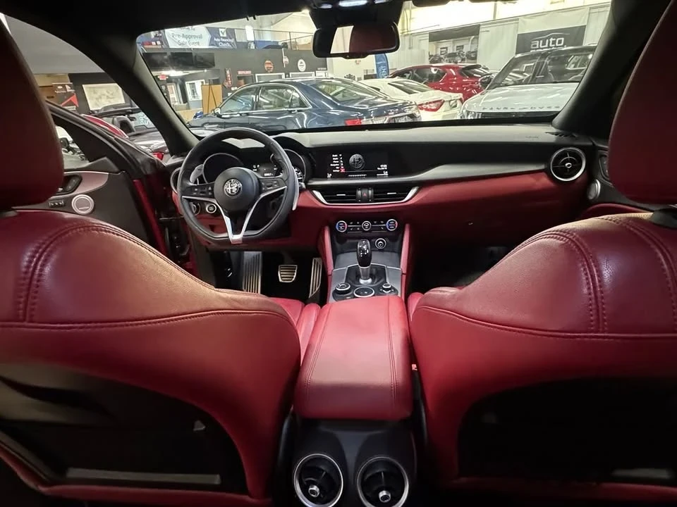 2018 Alfa Romeo Stelvio - Image 19 of 20
