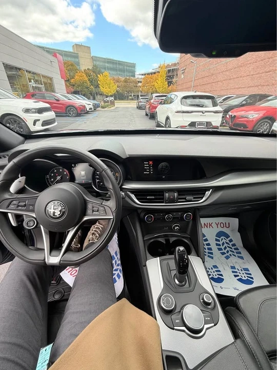 2018 Alfa Romeo Stelvio - Image 11 of 17