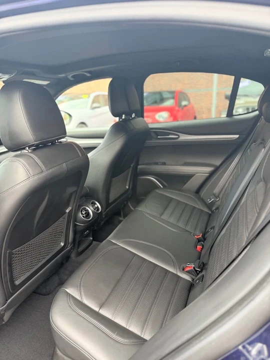 2018 Alfa Romeo Stelvio - Image 9 of 17