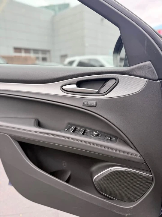 2018 Alfa Romeo Stelvio - Image 12 of 17