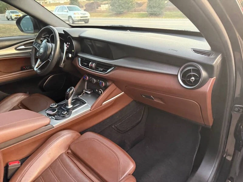 2018 Alfa Romeo Stelvio - Image 5 of 8