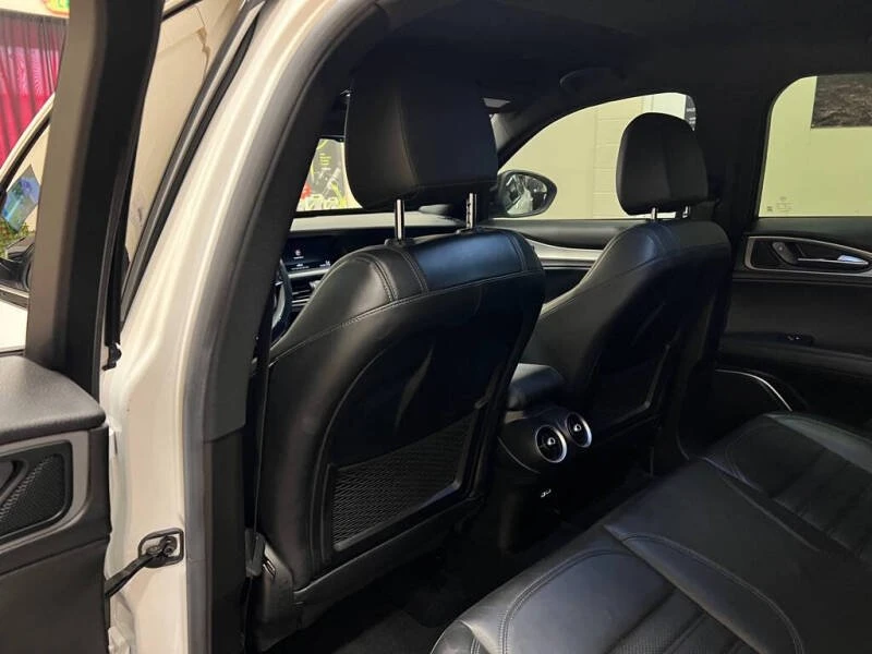 2018 Alfa Romeo Stelvio - Image 13 of 20