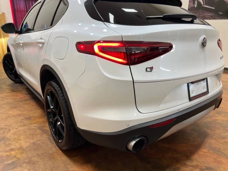 2018 Alfa Romeo Stelvio - Image 19 of 20