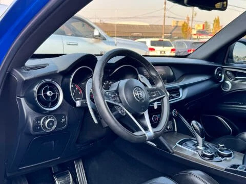 2018 Alfa Romeo Stelvio - Image 9 of 16