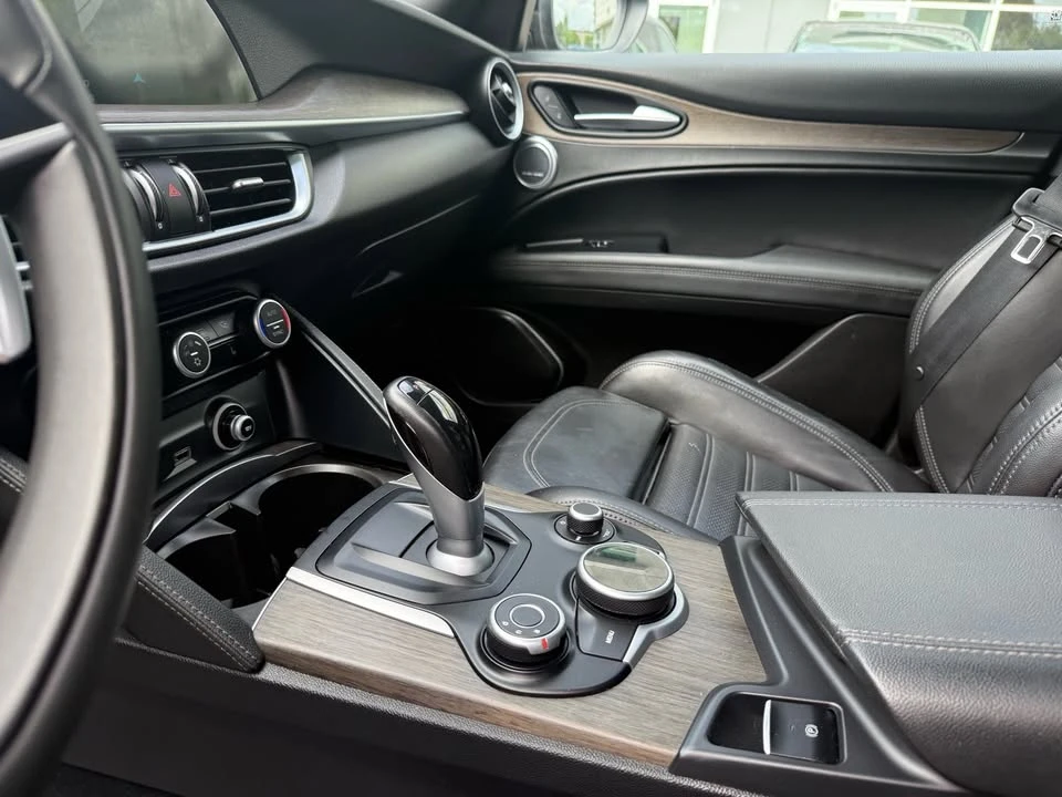2018 Alfa Romeo Stelvio - Image 9 of 16