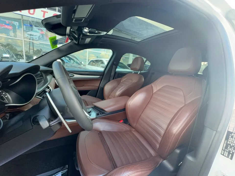 2018 Alfa Romeo Stelvio - Image 14 of 19