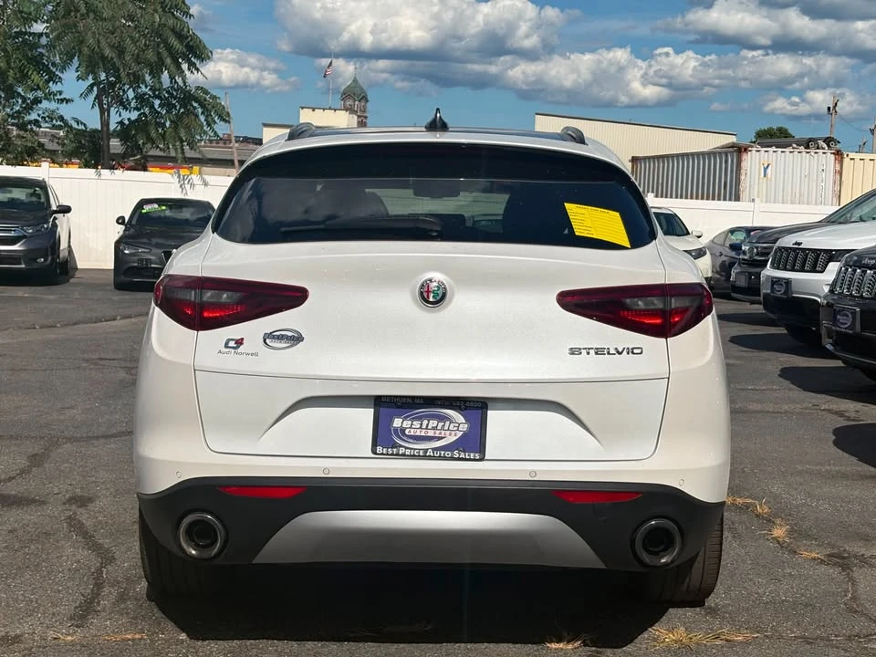 2018 Alfa Romeo Stelvio - Image 8 of 19