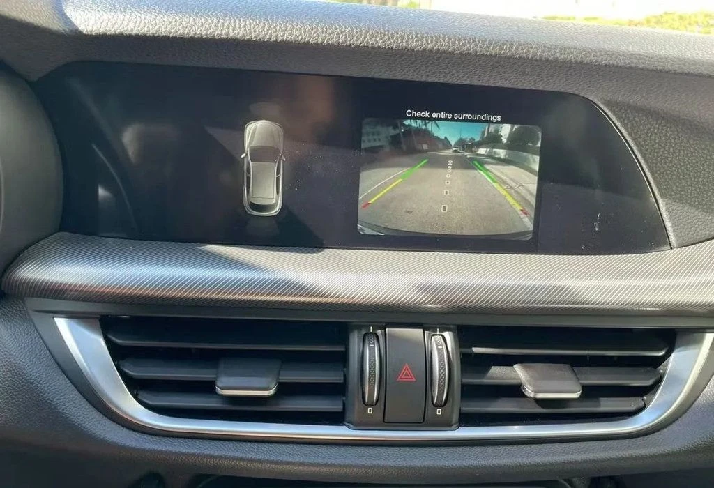 2018 Alfa Romeo - Image 12 of 12