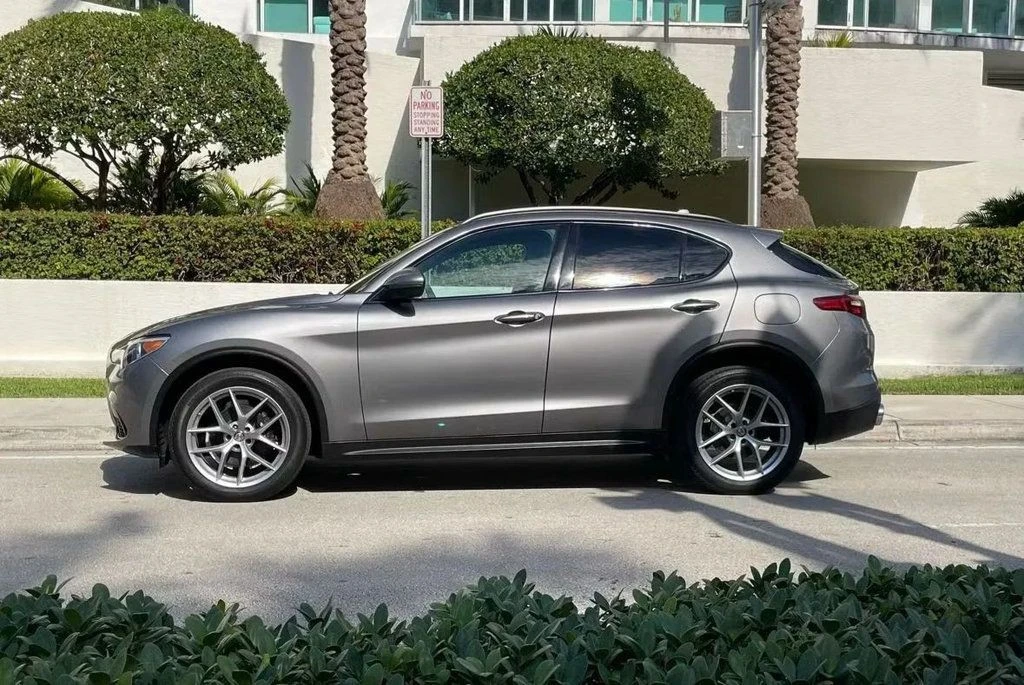 2018 Alfa Romeo - Image 2 of 12