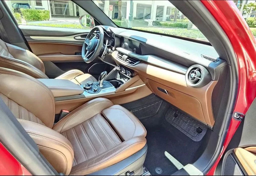 2018 Alfa Romeo Stelvio - Image 8 of 12