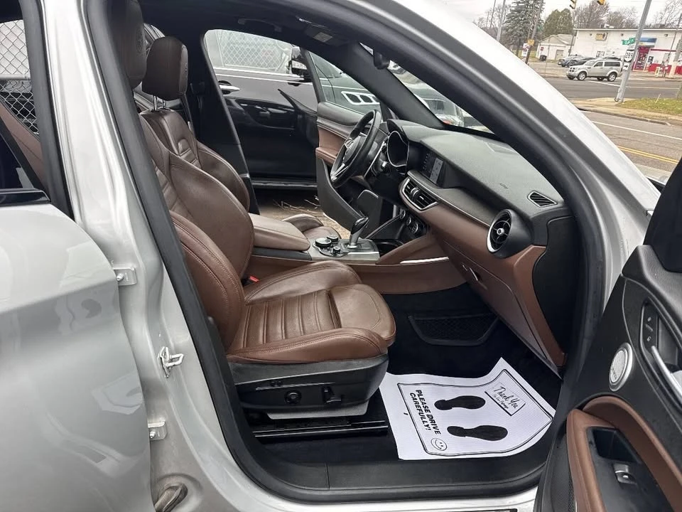 2018 Alfa Romeo Stelvio - Image 15 of 19