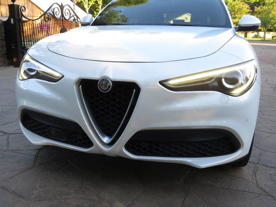 2018 Alfa Romeo Stelvio - Image 10 of 12