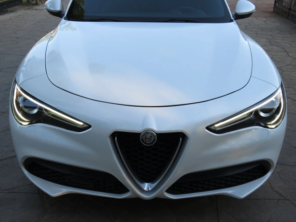 2018 Alfa Romeo Stelvio - Image 11 of 12