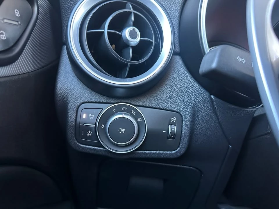 2018 Alfa Romeo Stelvio - Image 17 of 20