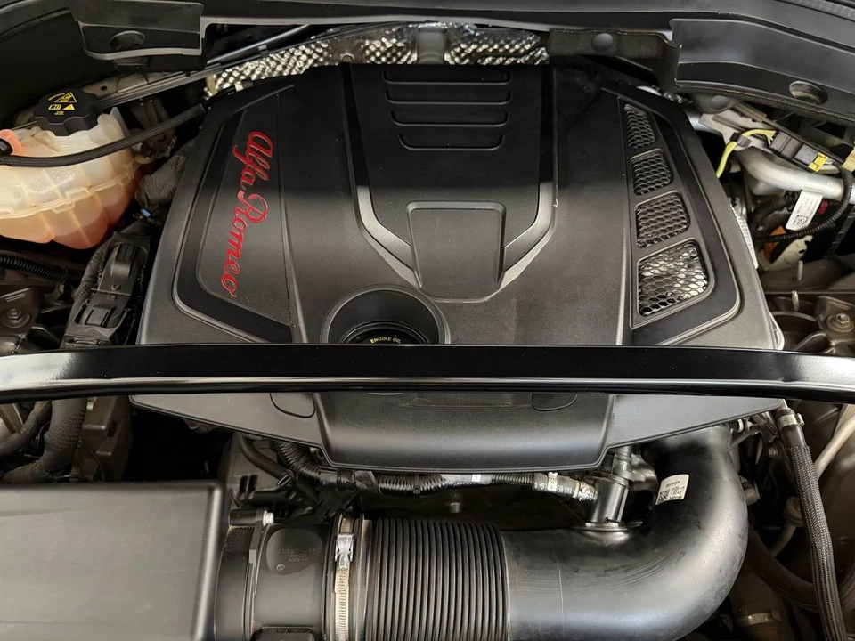 2018 Alfa Romeo Stelvio - Image 19 of 21
