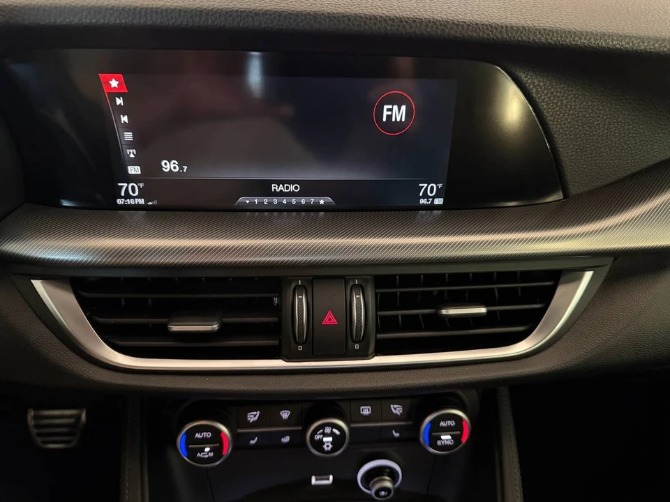 2018 Alfa Romeo Stelvio - Image 9 of 21