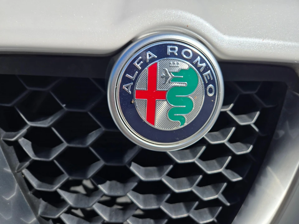 2018 Alfa Romeo Stelvio - Image 17 of 31