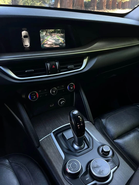 2018 Alfa Romeo Stelvio - Image 12 of 16
