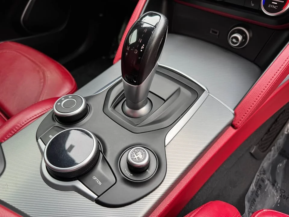 2018 Alfa Romeo Stelvio - Image 17 of 20