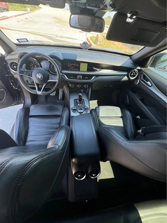 2018 Alfa Romeo Stelvio - Image 16 of 20