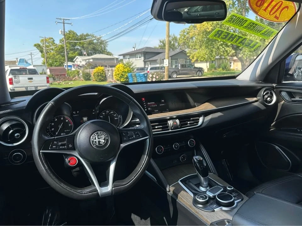 2018 Alfa Romeo Stelvio - Image 11 of 19