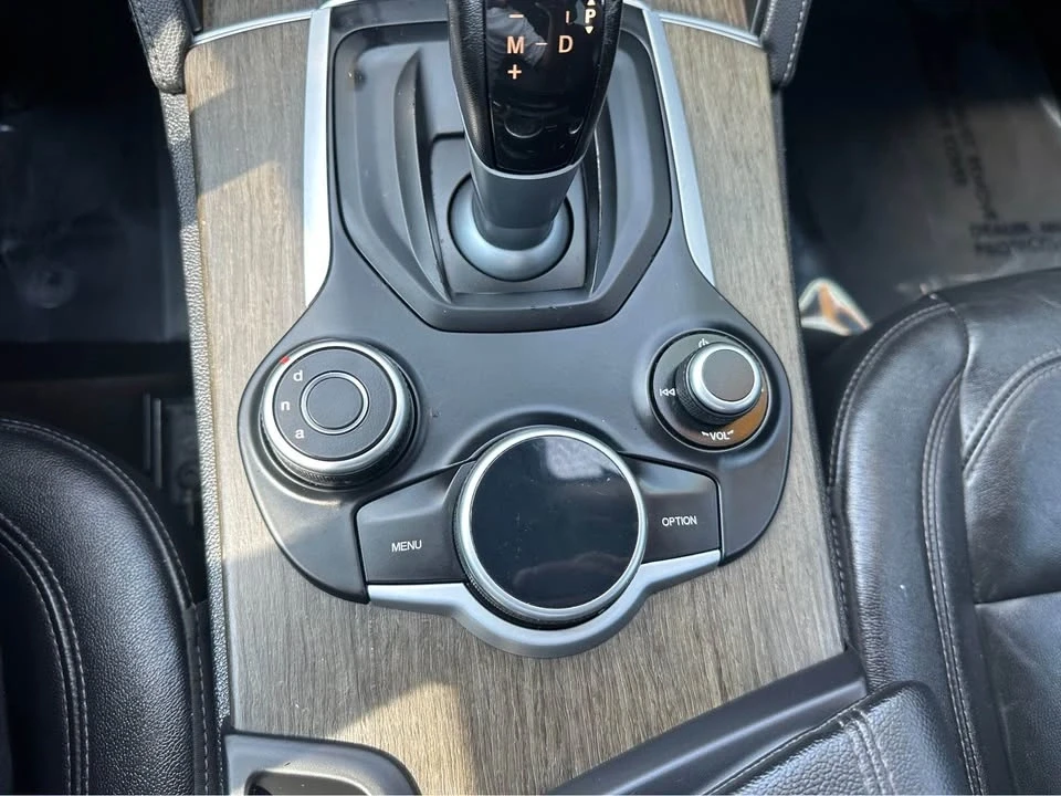 2018 Alfa Romeo Stelvio - Image 17 of 19
