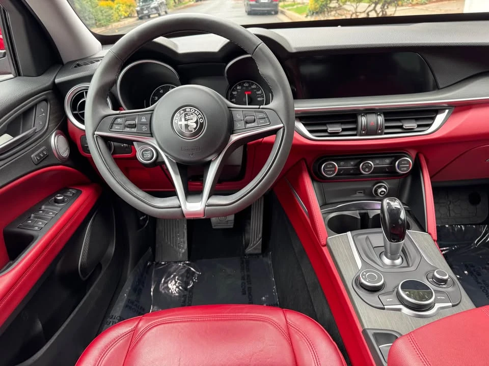 2018 Alfa Romeo Stelvio - Image 11 of 15