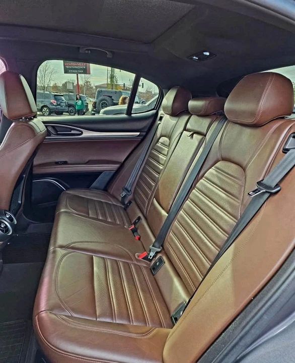 2018 Alfa Romeo Stelvio - Image 15 of 20