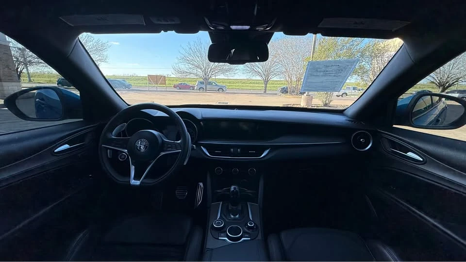 2018 Alfa Romeo Stelvio - Image 17 of 20
