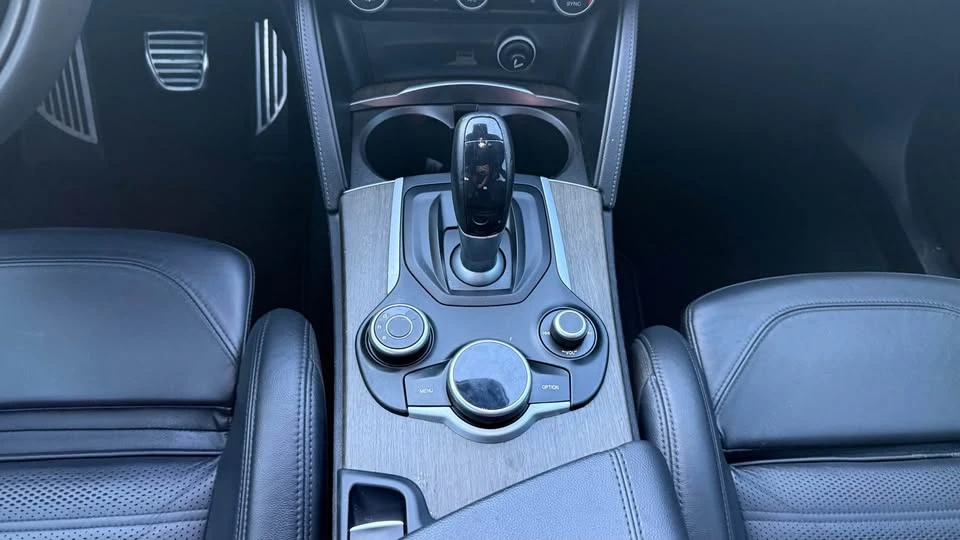 2018 Alfa Romeo Stelvio - Image 16 of 20