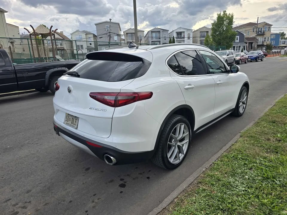 2018 Alfa Romeo Stelvio - Image 4 of 17