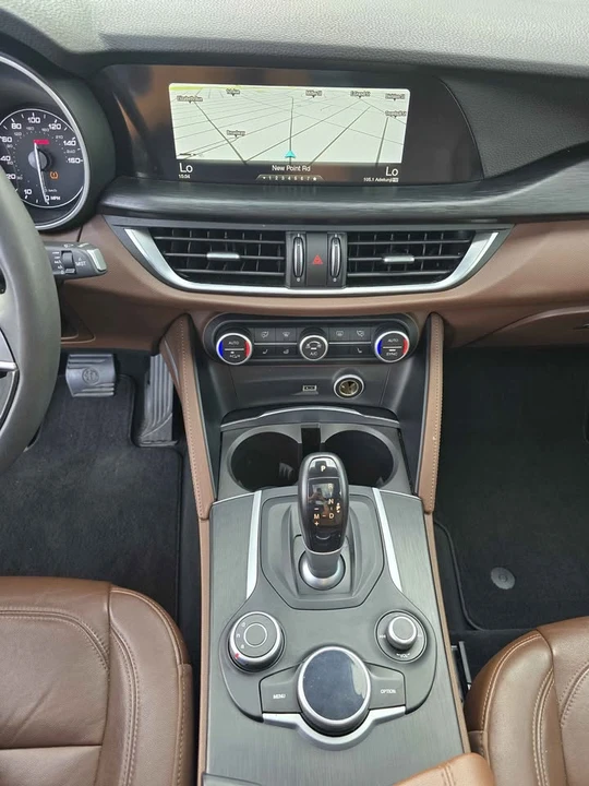 2018 Alfa Romeo Stelvio - Image 9 of 17