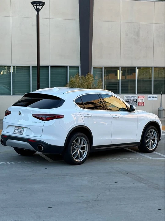 2018 Alfa Romeo Stelvio - Image 9 of 19