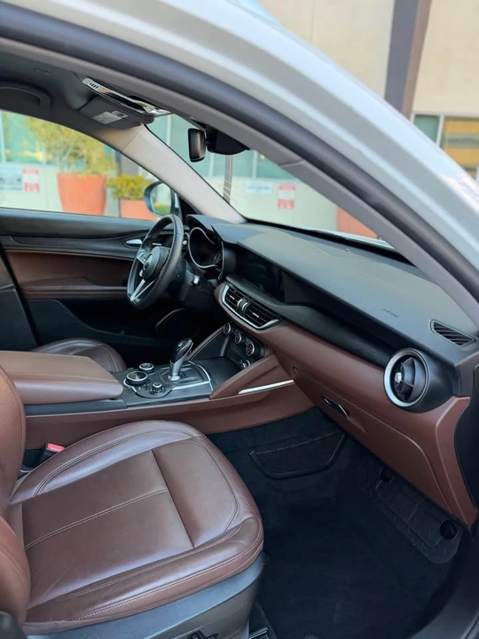 2018 Alfa Romeo Stelvio - Image 13 of 19