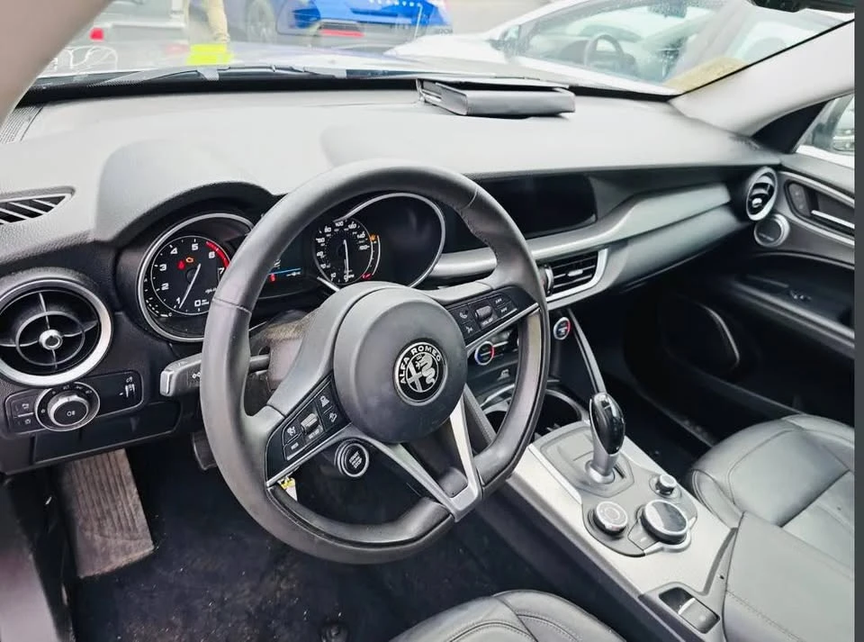 2018 Alfa Romeo Stelvio - Image 13 of 20