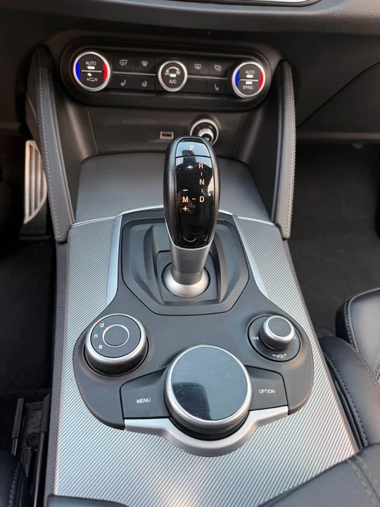 2018 Alfa Romeo Stelvio - Image 15 of 20
