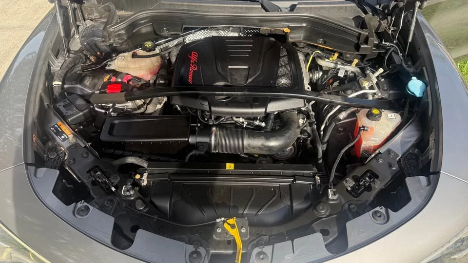 2018 Alfa Romeo Stelvio - Image 12 of 17