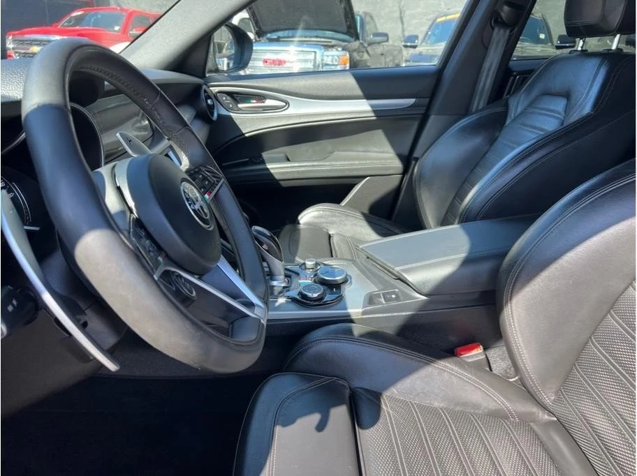 2018 Alfa Romeo Stelvio - Image 13 of 20