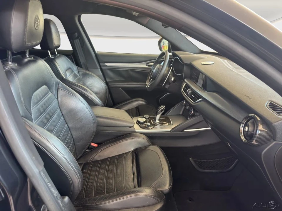 2018 Alfa Romeo Stelvio - Image 19 of 21