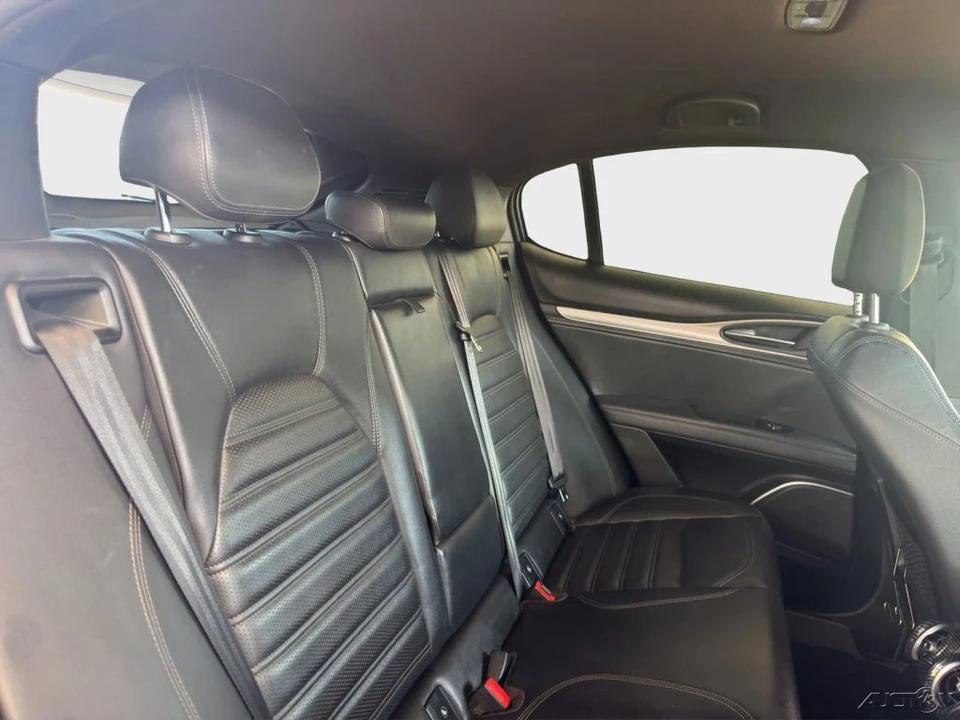 2018 Alfa Romeo Stelvio - Image 20 of 21