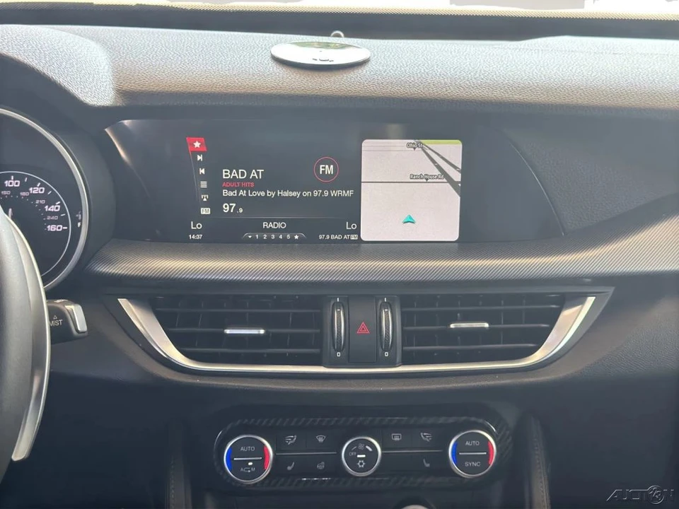 2018 Alfa Romeo Stelvio - Image 17 of 21