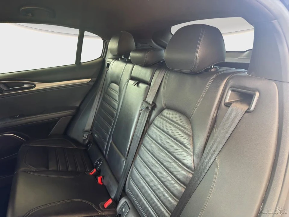 2018 Alfa Romeo Stelvio - Image 14 of 21