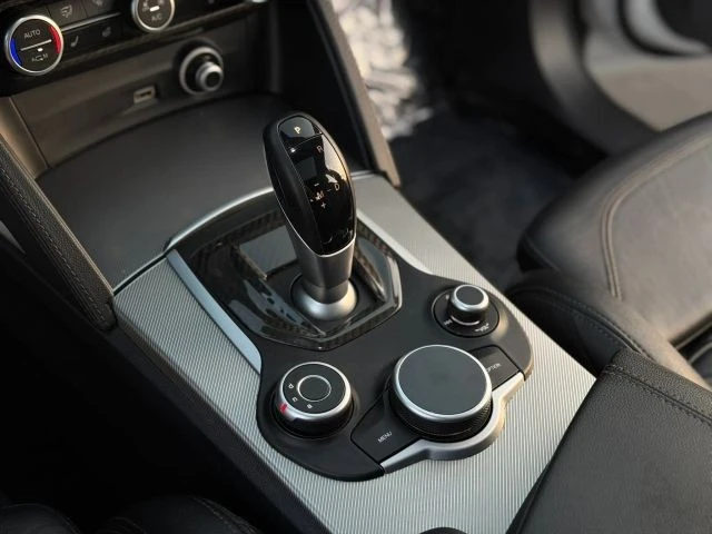 2018 Alfa Romeo Stelvio - Image 29 of 31