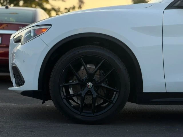 2018 Alfa Romeo Stelvio - Image 7 of 31