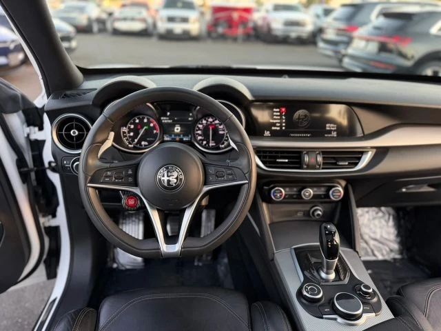 2018 Alfa Romeo Stelvio - Image 16 of 31